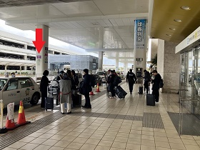 2番出口から12番のりばを望む